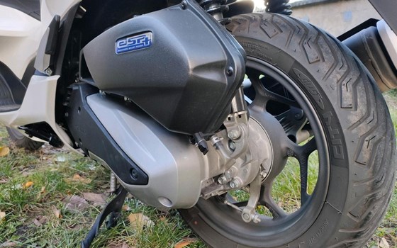 Gebrauchtmotorrad Honda PCX125 - Bild 2 Gebrauchtmotorrad Honda PCX125 - Bild 2