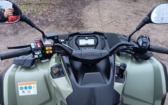 Gebrauchtmotorrad Can-Am Outlander 570 DPS - Bild 9 Gebrauchtmotorrad Can-Am Outlander 570 DPS - Bild 9