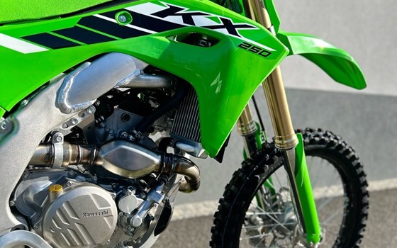 Gebrauchtmotorrad Kawasaki KX 250 - Bild 3 Gebrauchtmotorrad Kawasaki KX 250 - Bild 3