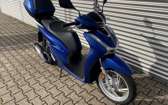 Gebrauchtmotorrad Honda SH125i - Bild 1