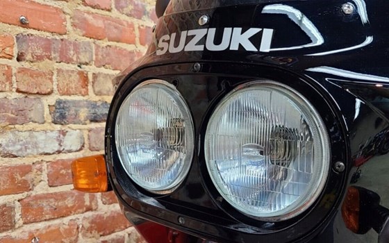 Gebrauchtmotorrad Suzuki GSX-R 1100 - Bild 7 Gebrauchtmotorrad Suzuki GSX-R 1100 - Bild 7