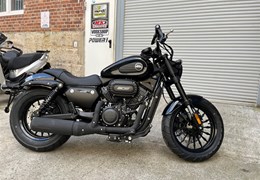 Neumotorrad Keeway V302 C