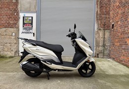 Neumotorrad Suzuki Burgman Street 125EX