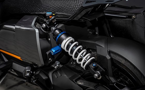 Gebrauchtmotorrad BMW CE 04 - Bild 2