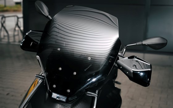 Gebrauchtmotorrad BMW CE 04 - Bild 6