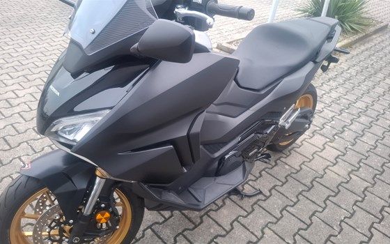 Gebrauchtmotorrad Honda Forza 750 - Bild 10