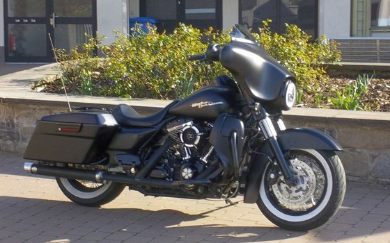 Gebrauchtmotorrad Harley-Davidson Street Glide FLHX - Bild 1