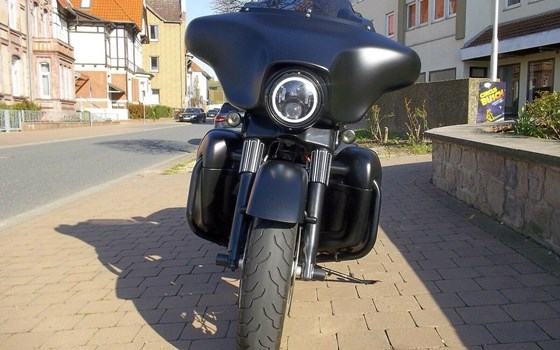 Gebrauchtmotorrad Harley-Davidson Street Glide FLHX - Bild 4