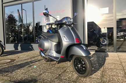 Vespa GTS 300 hpe