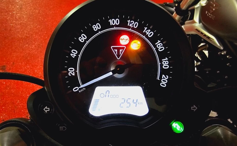 Offer Triumph Bonneville Bobber Black Bild 8: Offer Triumph Bonneville Bobber Black