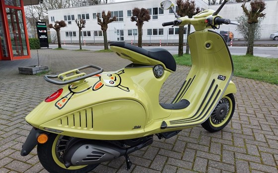 Neufahrzeug Vespa 946 10° Anniversario - Bild 7