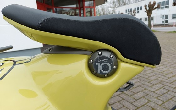 Neufahrzeug Vespa 946 10° Anniversario - Bild 9