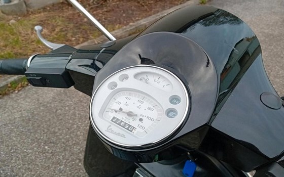 Gebrauchtmotorrad Vespa PX 125 - Bild 6 Gebrauchtmotorrad Vespa PX 125 - Bild 6