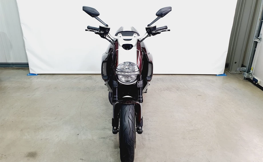 Angebot Ducati Diavel Carbon Bild 9: Angebot Ducati Diavel Carbon
