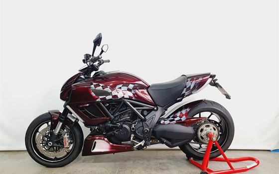 Gebrauchtmotorrad Ducati Diavel Carbon - Bild 6