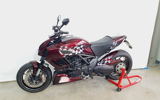 Gebrauchtmotorrad Ducati Diavel Carbon - Bild 7