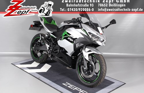 Gebrauchtmotorrad Kawasaki Ninja e-1