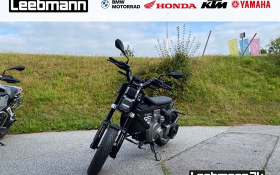 Neufahrzeug BMW CE 02 11kW - Bild 1