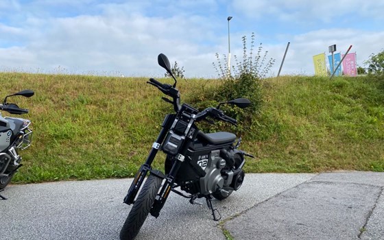 Neufahrzeug BMW CE 02 11kW - Bild 2