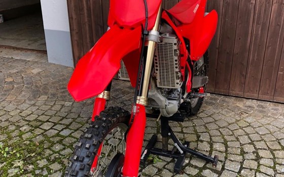 Gebrauchtmotorrad Honda CRF250R - Bild 1 Gebrauchtmotorrad Honda CRF250R - Bild 1