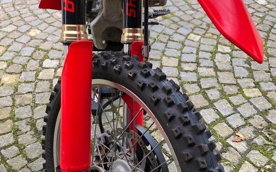 Gebrauchtmotorrad Honda CRF250R - Bild 3 Gebrauchtmotorrad Honda CRF250R - Bild 3