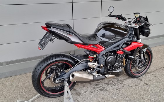 Gebrauchtmotorrad Triumph Street Triple 675 R - Bild 3 Gebrauchtmotorrad Triumph Street Triple 675 R - Bild 3