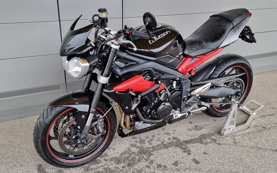 Gebrauchtmotorrad Triumph Street Triple 675 R - Bild 4 Gebrauchtmotorrad Triumph Street Triple 675 R - Bild 4