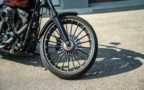 Gebrauchtmotorrad Harley-Davidson Softail Breakout 117 - Bild 9 Gebrauchtmotorrad Harley-Davidson Softail Breakout 117 - Bild 9