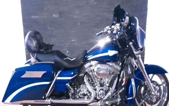 Gebrauchtmotorrad Harley-Davidson CVO Street Glide FLHXSE - Bild 5