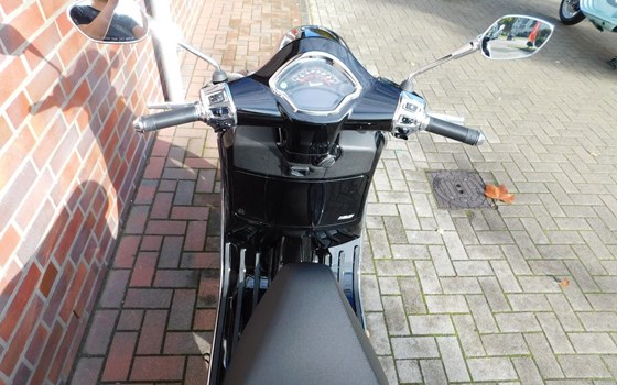 Neufahrzeug Vespa GTS 125 Super - Bild 9