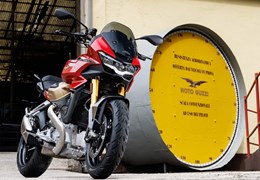 Neumotorrad Moto Guzzi V100 Mandello S