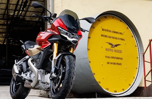 Neumotorrad Moto Guzzi V100 Mandello S