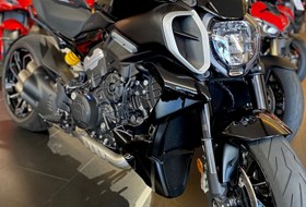 Ducati Diavel V4