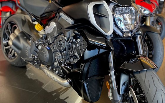 Gebrauchtmotorrad Ducati Diavel V4 - Bild 1