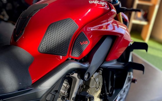 Gebrauchtmotorrad Ducati Streetfighter V4 S - Bild 3