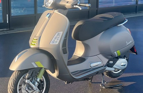 Neumotorrad Vespa GTS 300 Super Tech