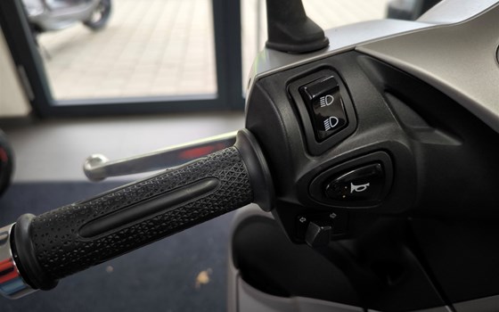 Gebrauchtmotorrad Honda SH Mode 125 - Bild 7