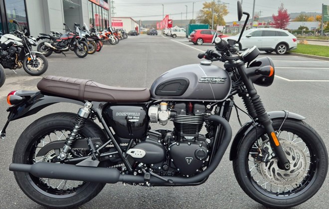 Triumph Bonneville T120 Black