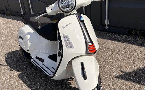 Neufahrzeug Vespa GTS 310 SuperSport - Bild 1 Neufahrzeug Vespa GTS 310 SuperSport - Bild 1