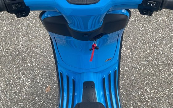 Neufahrzeug Vespa Sprint 50 - Bild 4 Neufahrzeug Vespa Sprint 50 - Bild 4