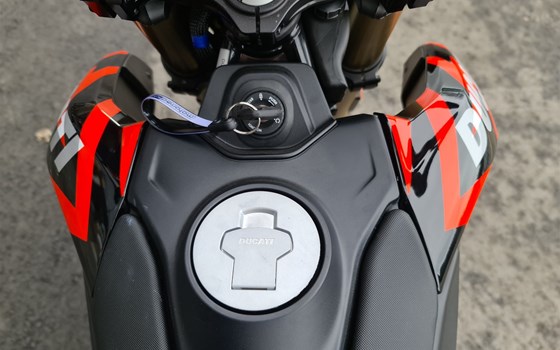 Neufahrzeug Ducati Hypermotard 698 Mono RVE - Bild 13 Neufahrzeug Ducati Hypermotard 698 Mono RVE - Bild 13