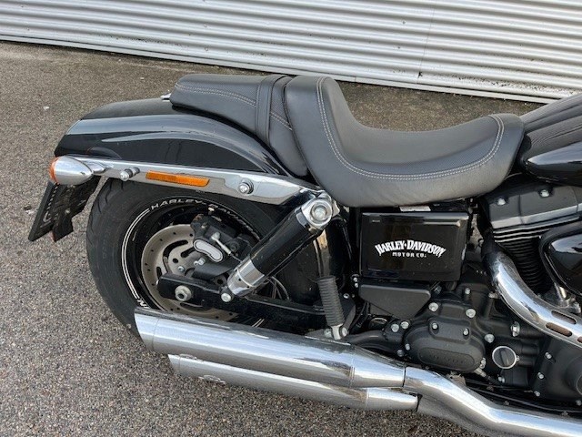 Harley-Davidson Dyna Fat Bob FXDF (Vivid Black) - Bild 5