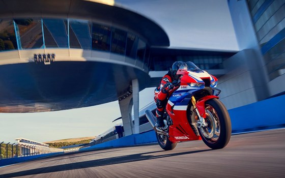 Gebrauchtmotorrad Honda CBR1000RR-R Fireblade SP - Bild 4