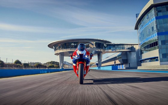 Gebrauchtmotorrad Honda CBR1000RR-R Fireblade SP - Bild 6