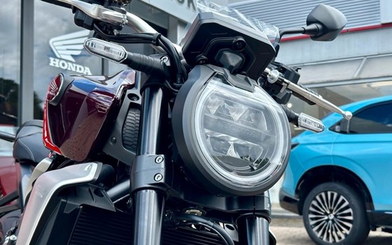 Gebrauchtmotorrad Honda CB1000R Black Edition - Bild 3