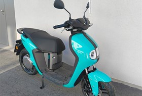 Yamaha NEO's Dual Battery