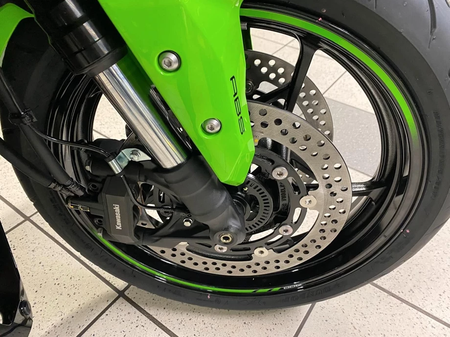 Angebot Kawasaki Ninja ZX-4RR Bild 10: Angebot Kawasaki Ninja ZX-4RR