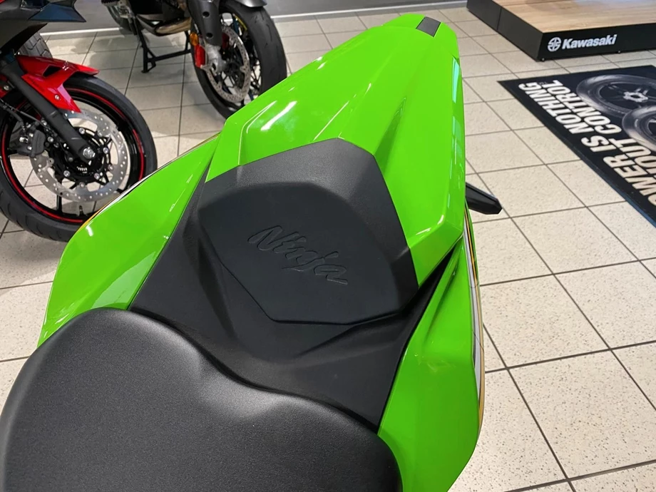 Angebot Kawasaki Ninja ZX-4RR Bild 4: Angebot Kawasaki Ninja ZX-4RR