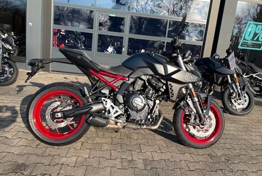 Suzuki GSX-8S