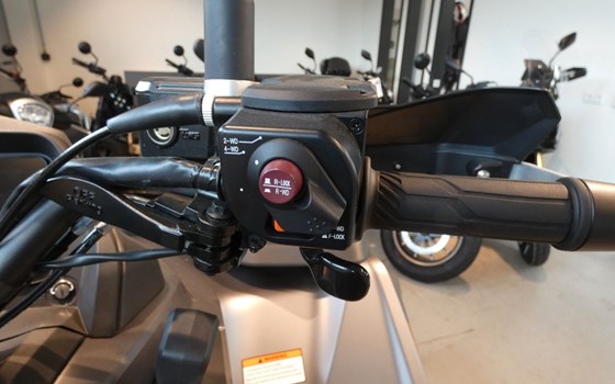 Neufahrzeug QJ Motor SFA 1000 ABS EPS DLX TOURING - Bild 13